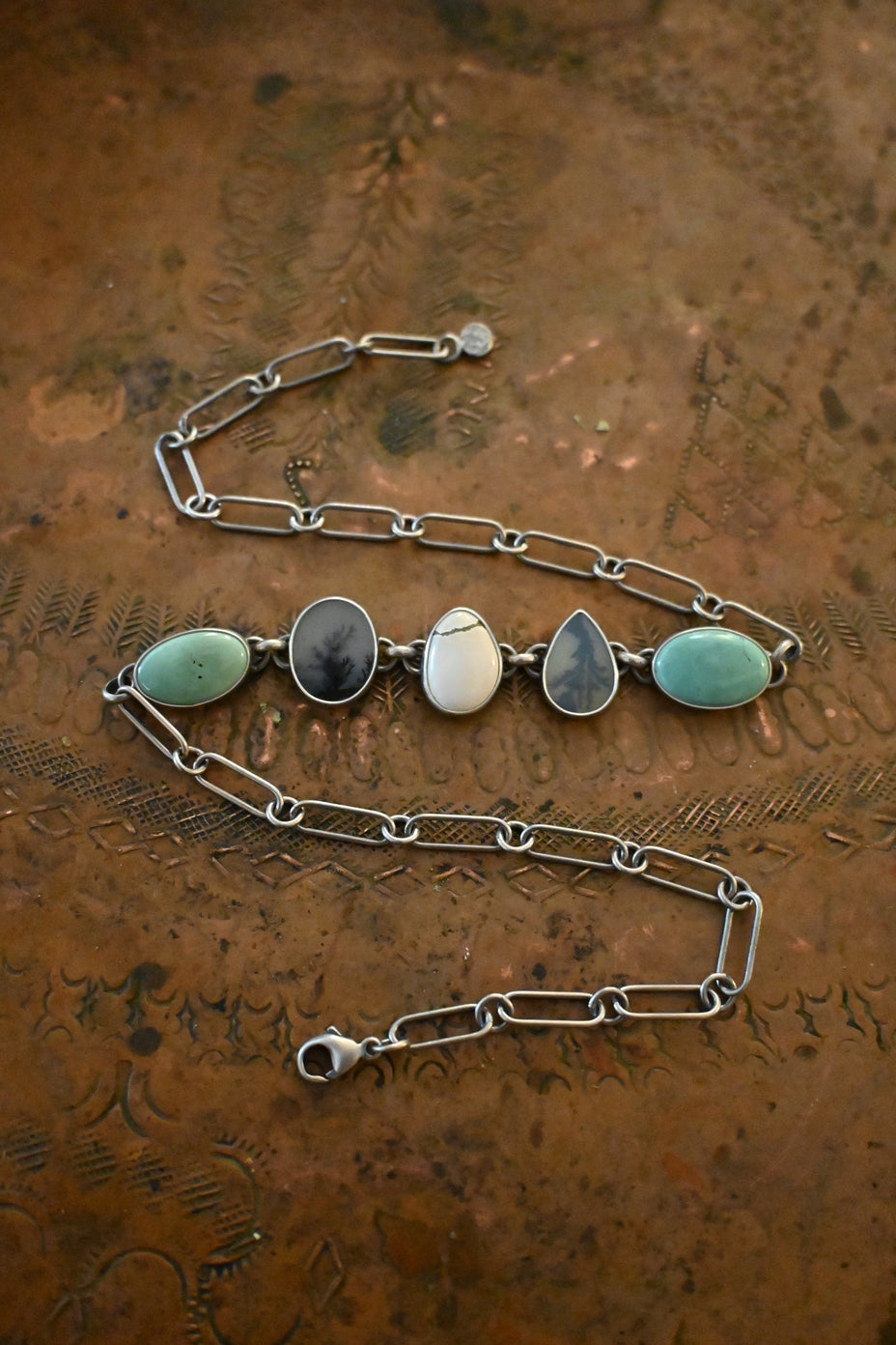 Elm Choker