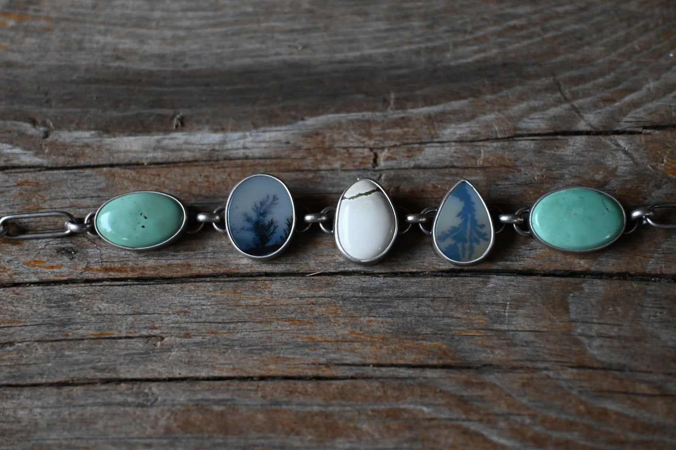 Elm Choker