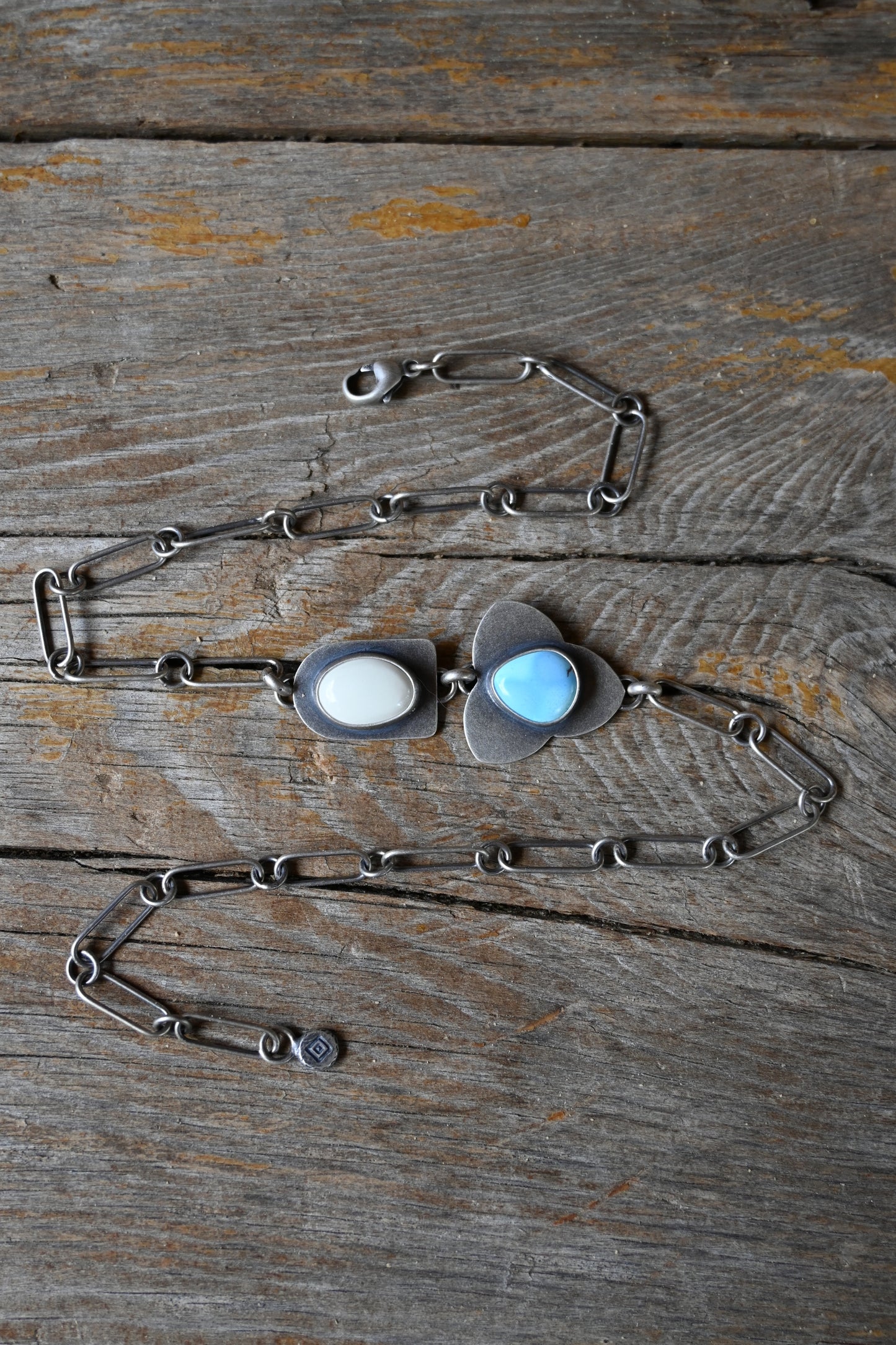 Holden Choker