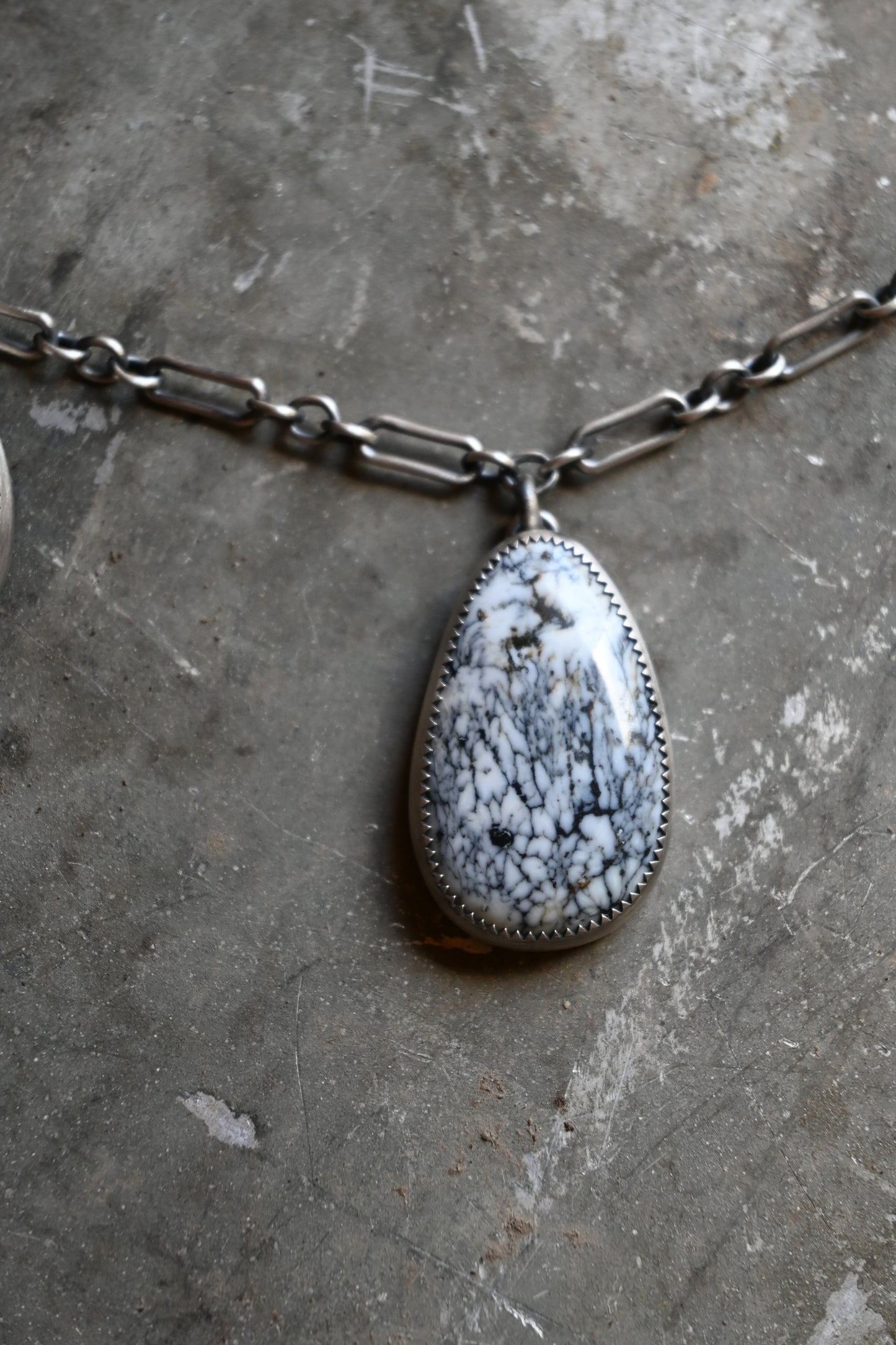 Three Seasons Choker