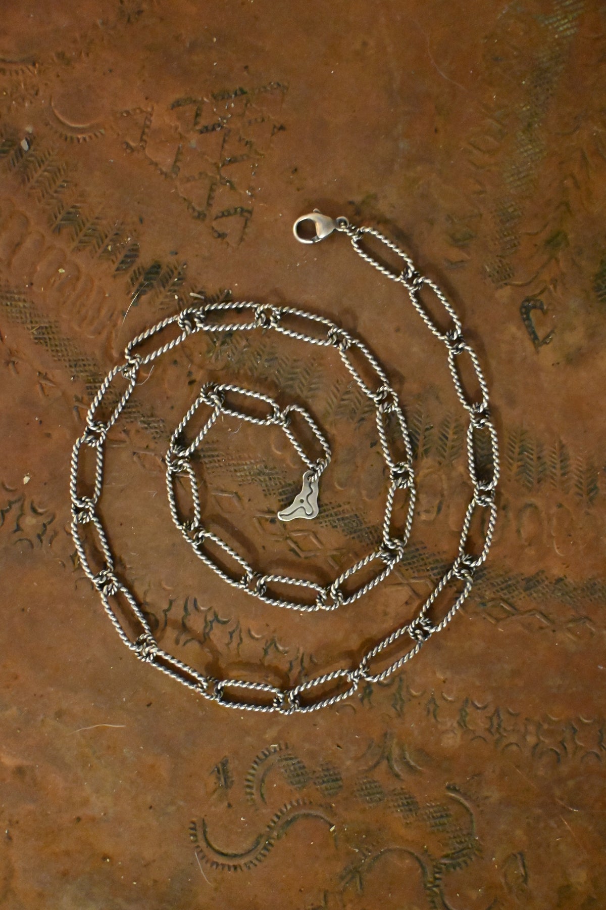 Twist Link Choker